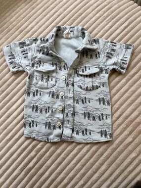 kate quinn Light Blue Short-Sleeve Button-Down with Scenic Print